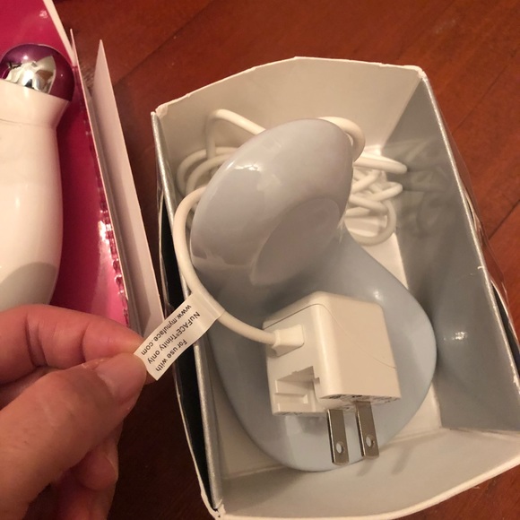 NUFACE Trinity Facial Toning Device - Picture 2 of 3